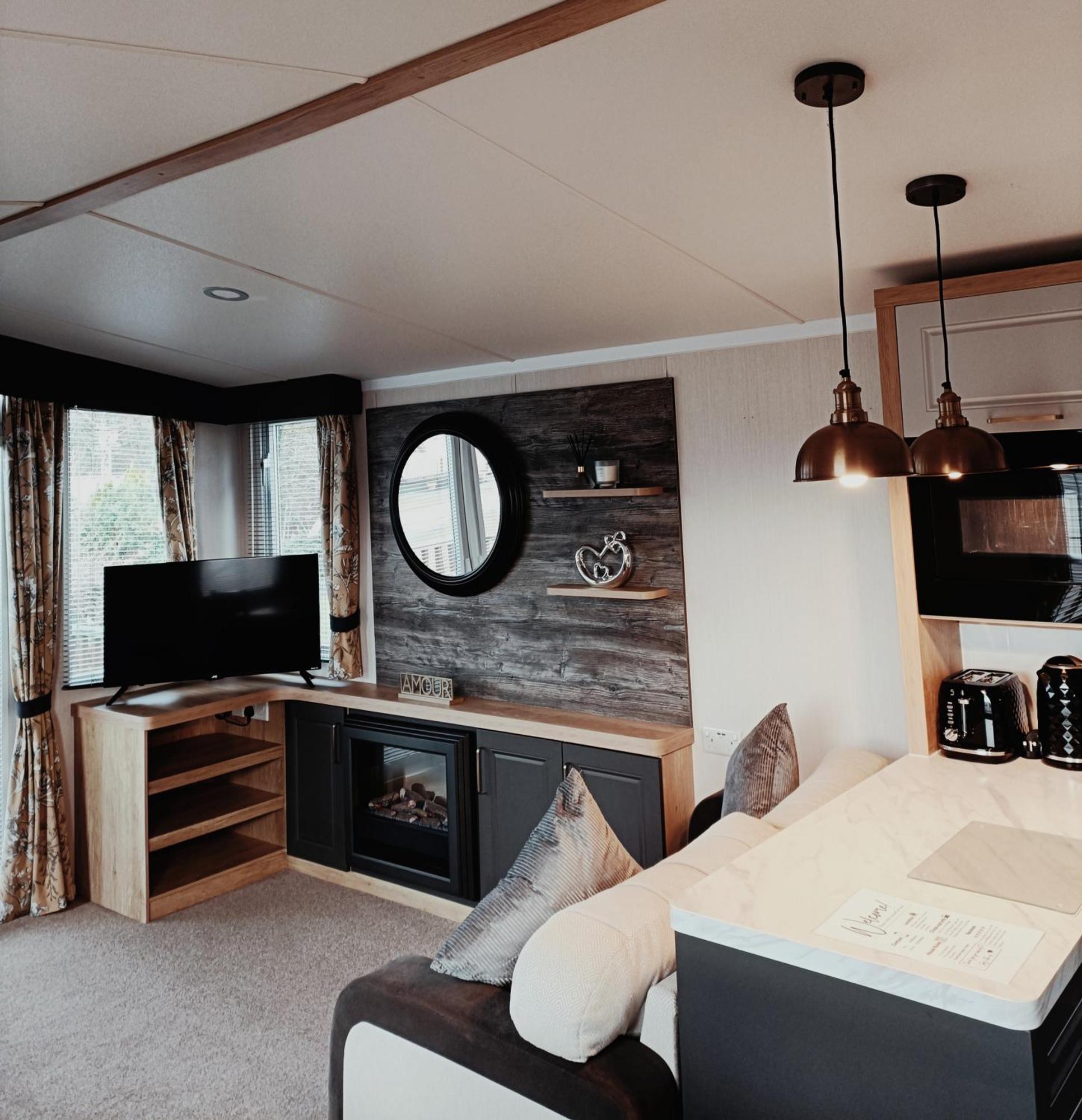 Hillingworth'S Hot Tub Retreat - Lochmaben Villa Dumfries Ngoại thất bức ảnh